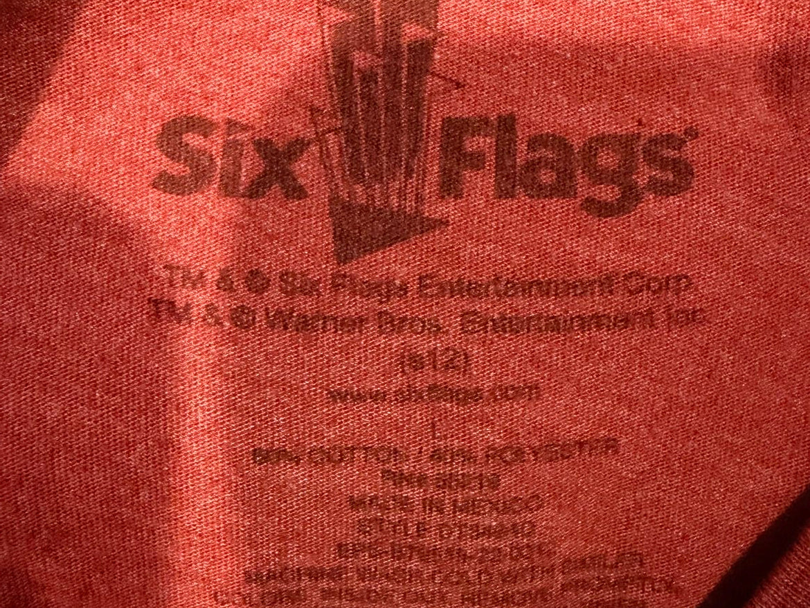 Six Flags Looney Tunes - L