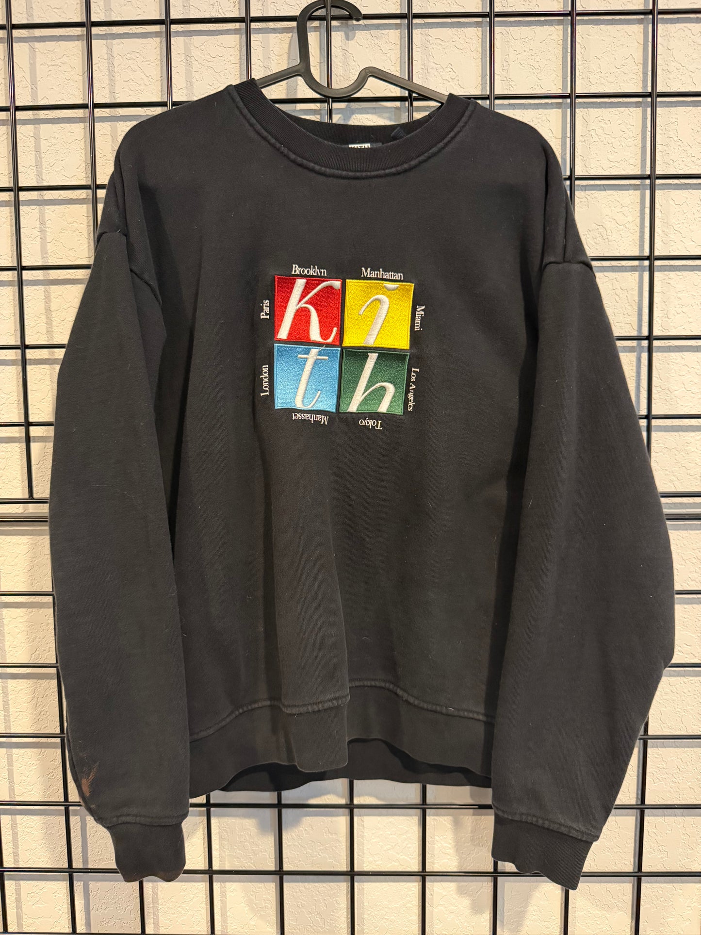 KITH Embroidered Sweatshirt - S