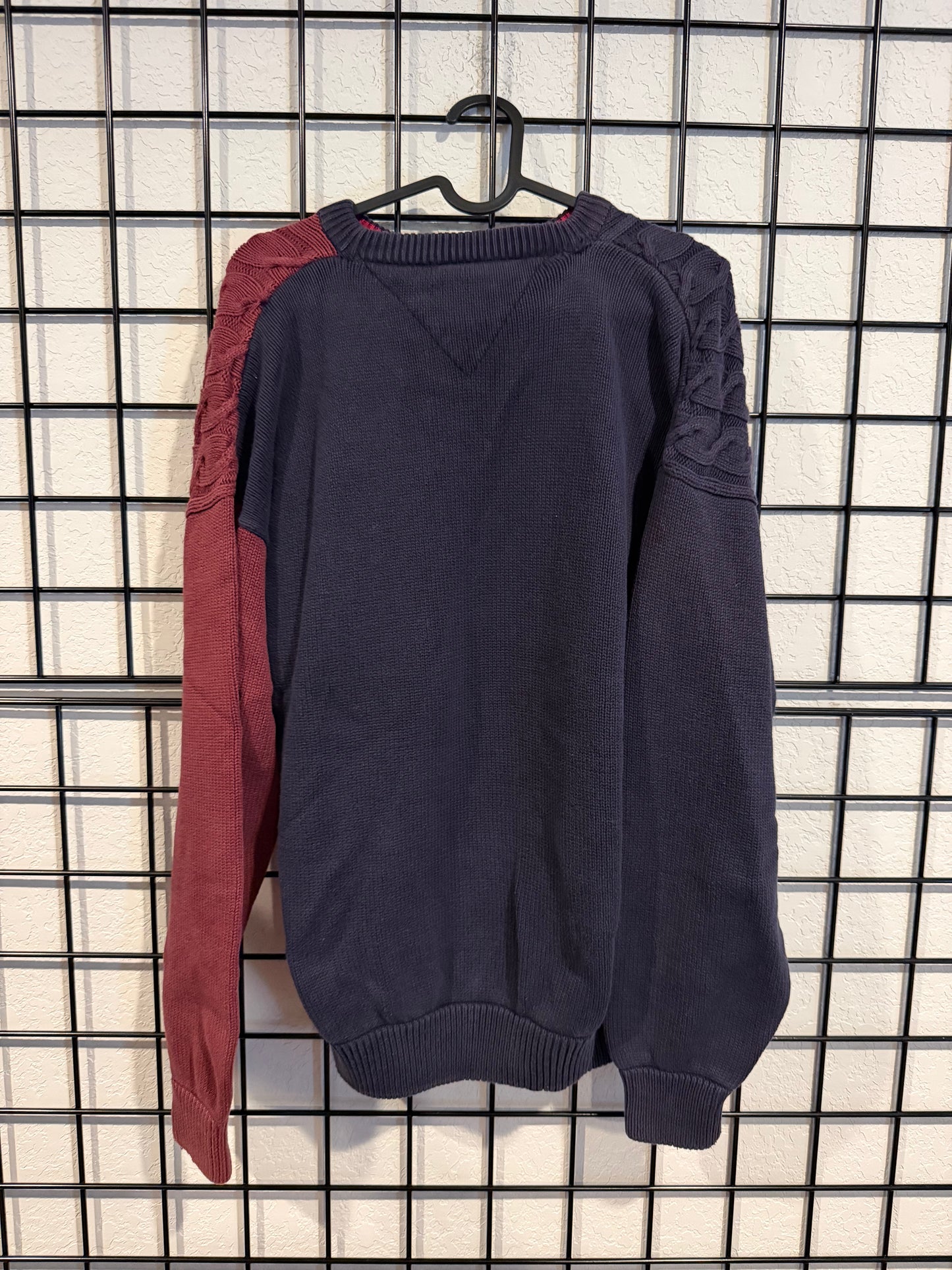 Tommy Hilfiger Pattern Knit Sweater - M